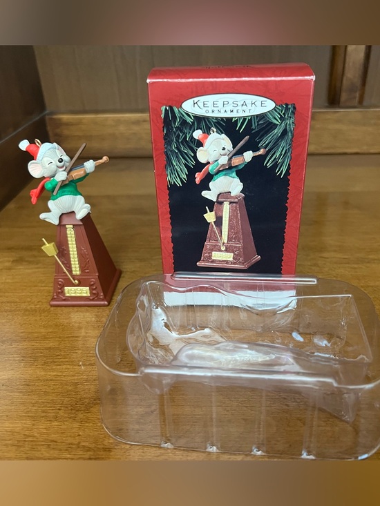 Hallmark Other - 1995 Hallmark Ornament Mouse on Metronome “In Tune with Christmas”